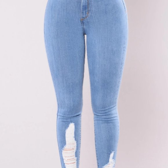 SOLD OUT Distressed ankle Skinny Jeans - Picture 1 of 4